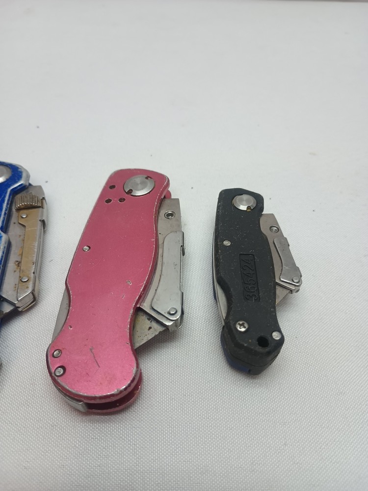 6 FOLDING UTILITY KNIVES ASSORTED GOOD SHAPE ALL WORK