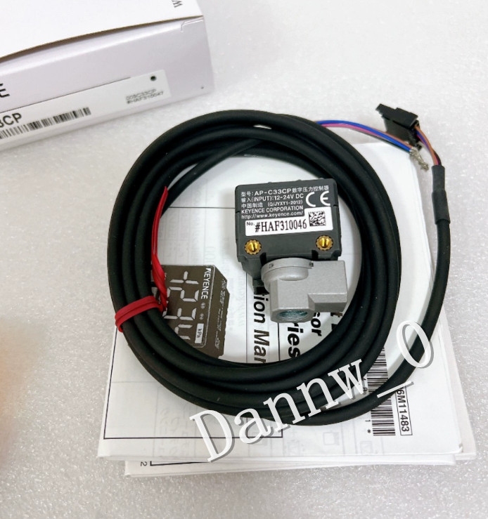 New in box KEYENCE AP-C33CP Pressure Sensor