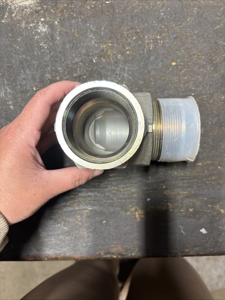 2502 32-32 Hydraulic Fitting New (No Box)