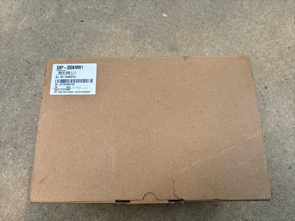 Hanwha Techwin SBP-300KMW1 Corner Mount Adapter  Base Security Accessory (White)