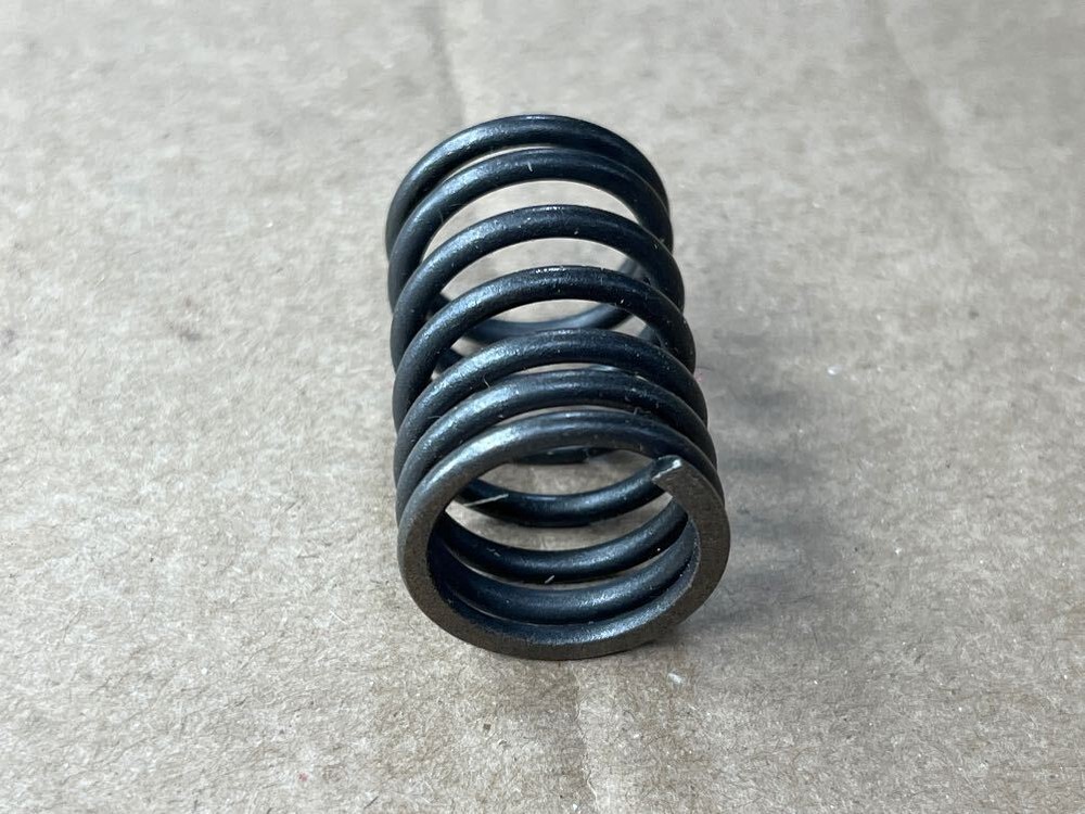 Briggs & Stratton 690520 SPRING-VALVE