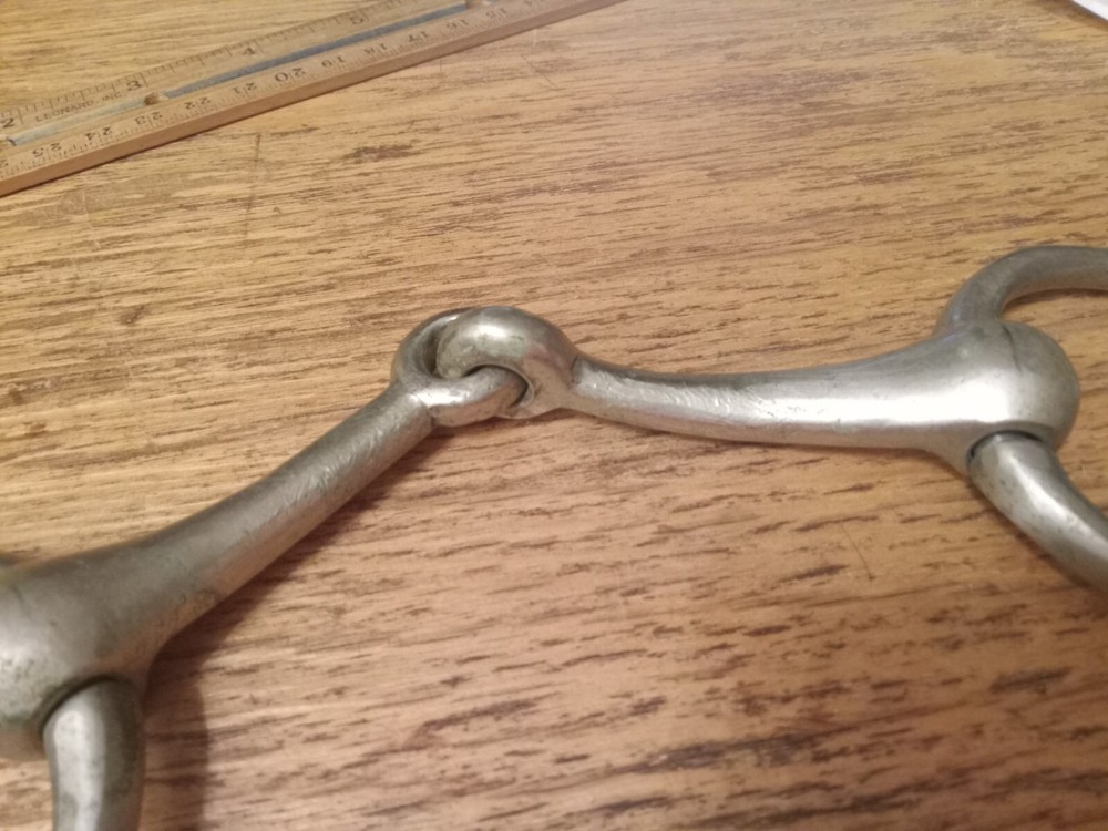 fixed O ring snaffle bit 4 3/4 in nickel