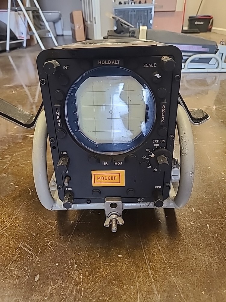 F-4 Phantom Radar Scope And Optical Sight Unit IP-676/APQ-100