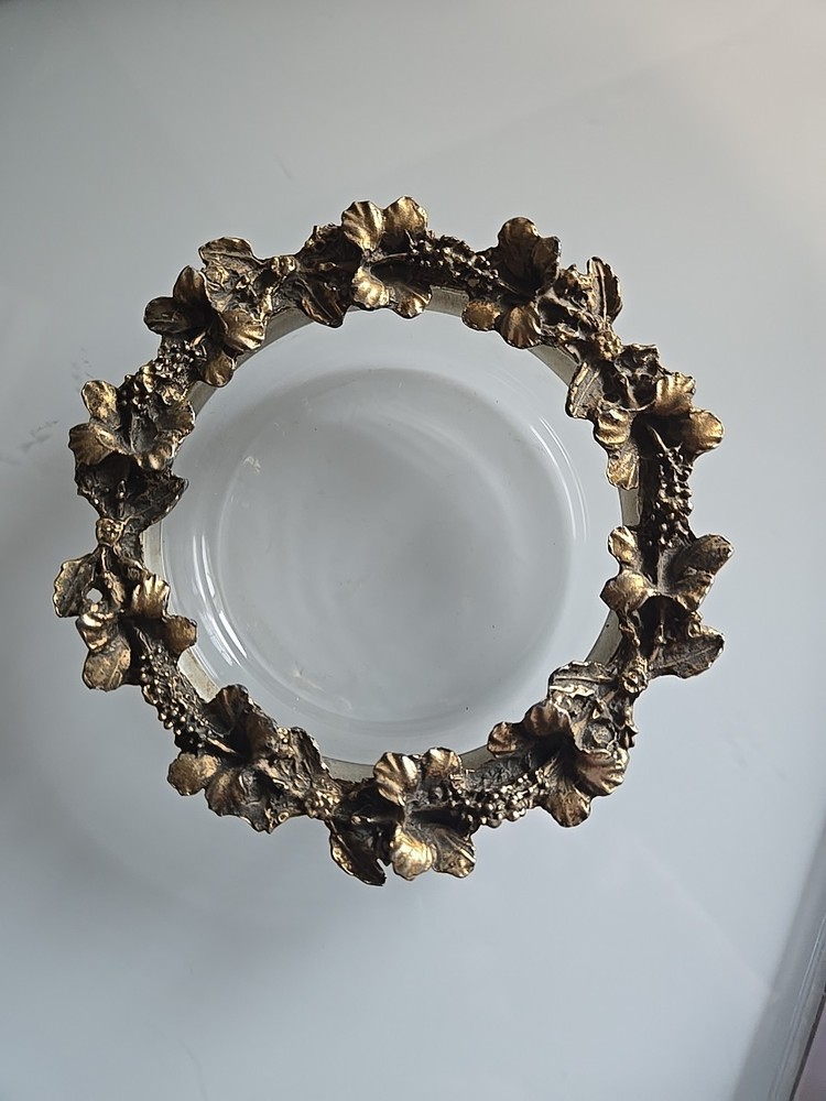 VINTAGE 1950 GRESCO ORMOLU HIBISCUS FLOWERS SURROUNDING BLOWN Trinket