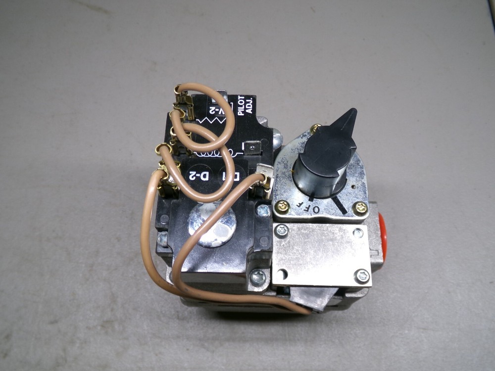 CARRIER EF33CB265 COMBINATION GAS VALVE 36C76