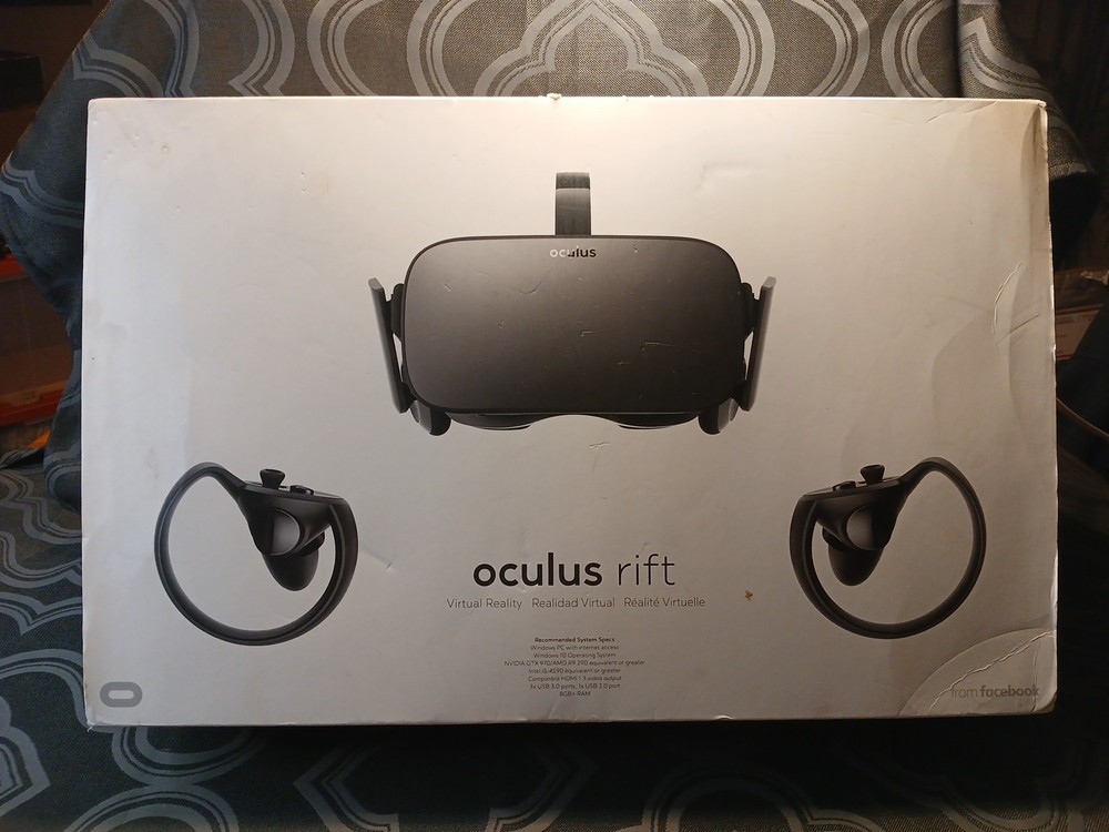Meta Oculus Rift PC Virtual Reality System - Black (301-00095-01)