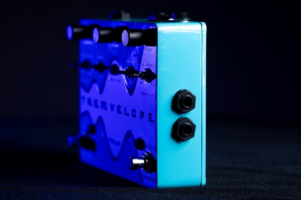 pigtronix tremvelope pedal