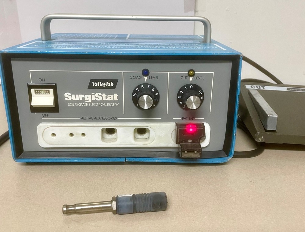 Valleylab SurgiStat Solid State Electrosurgery Unit w/ Footswitch