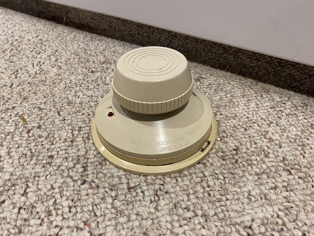 System Sensor 1412 Smoke Detector With Base