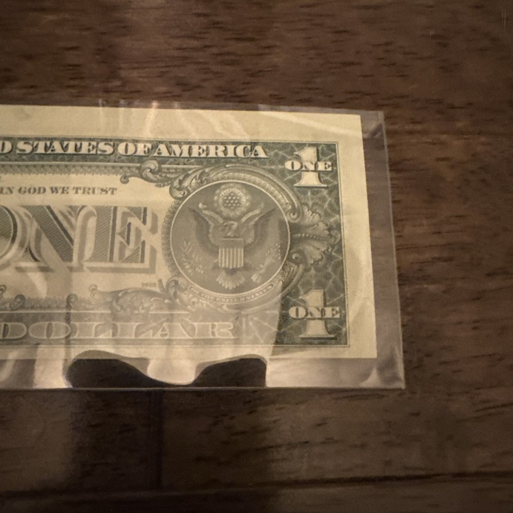 1977 $1 DOLLAR BILL ERROR NOTE ..MISALIGNED, MISPRINT, OFFSET