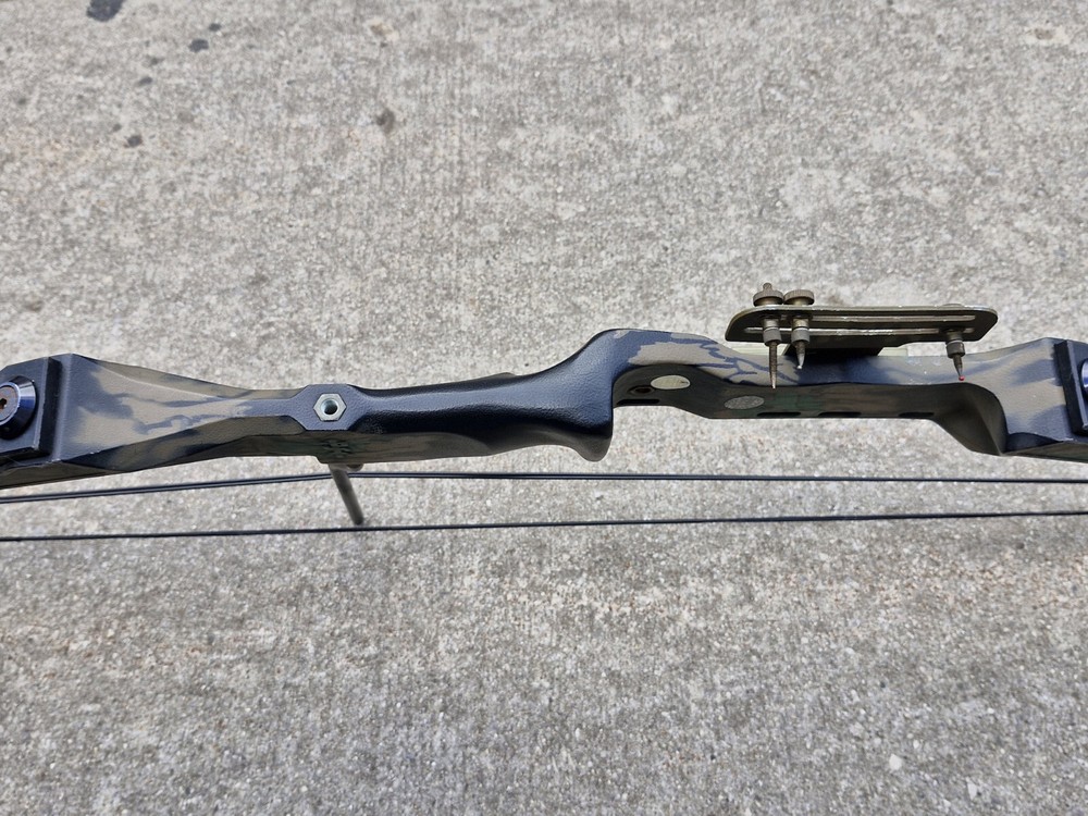 PSE Compound Bow Game Sport series Lightning-Flite 2