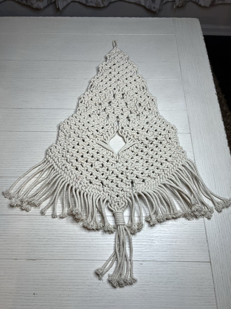 Macrame’ Christmas Tree Wall Hanging Light Beige 23”