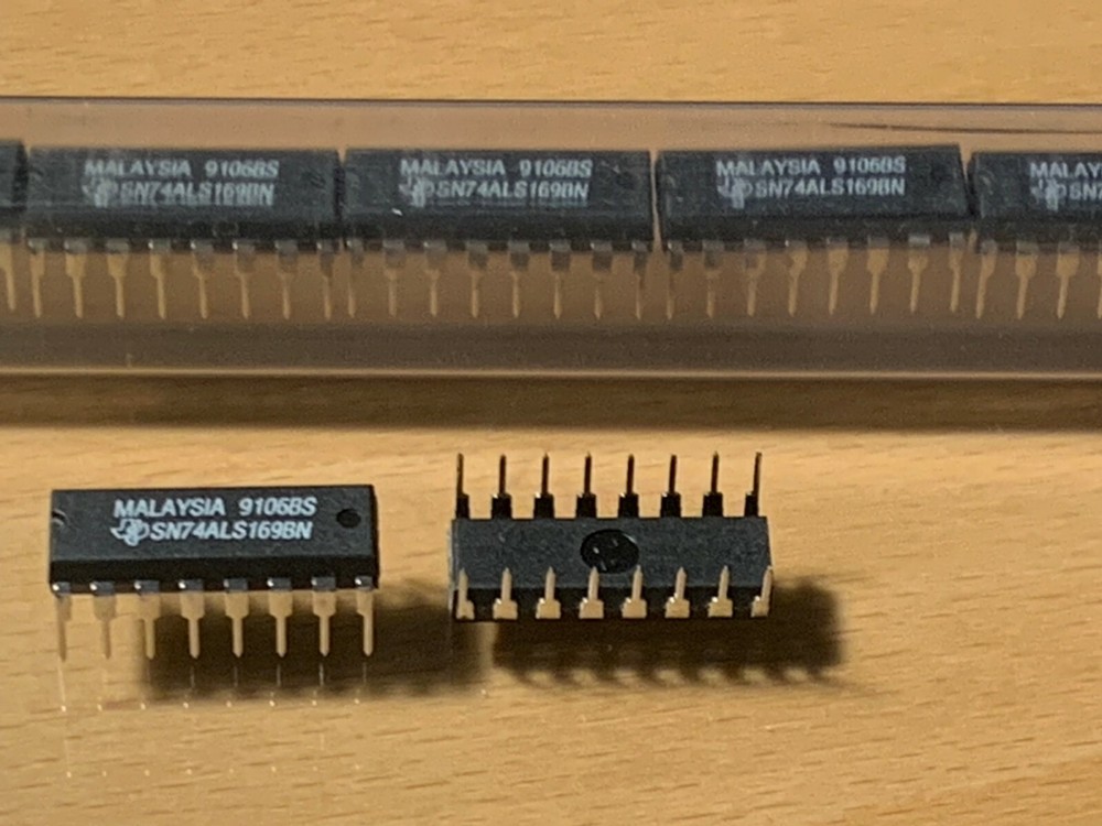 SN74ALS169BN - Texas Instruments- Counter Single 4-Bit Sync Binary- DIP-16.