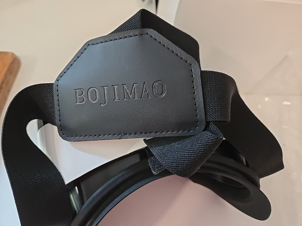 Virtual Reality Headset, White & Black