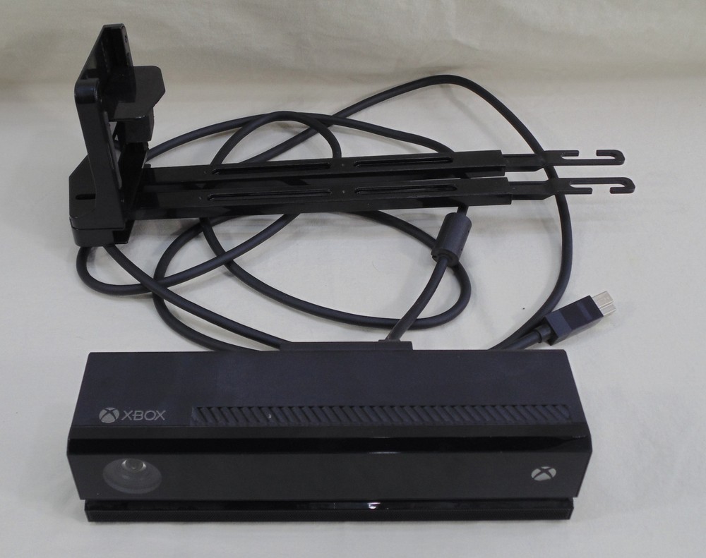 Microsoft XBOX One Kinect Sensor Bar 1520 Bundle