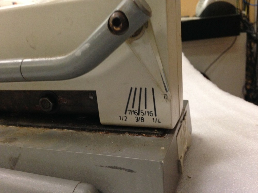 IBICO EB-19 Manual Binding Punch Machine.