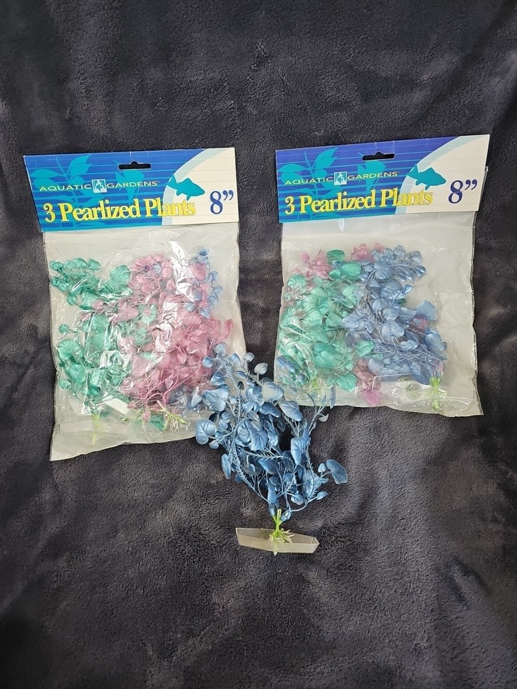 2 Packages Aquatic Gardens  3 Pearlized  Plansts  Per Package