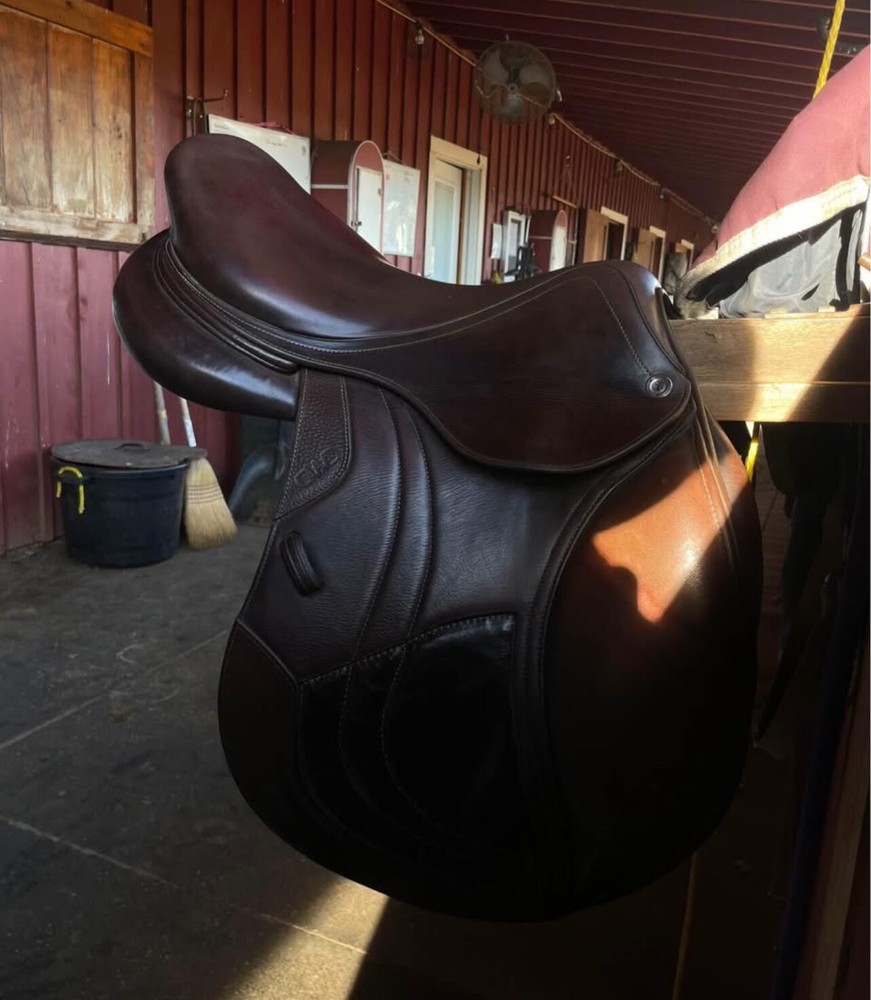 CWD Saddle 17 Excellent Condition