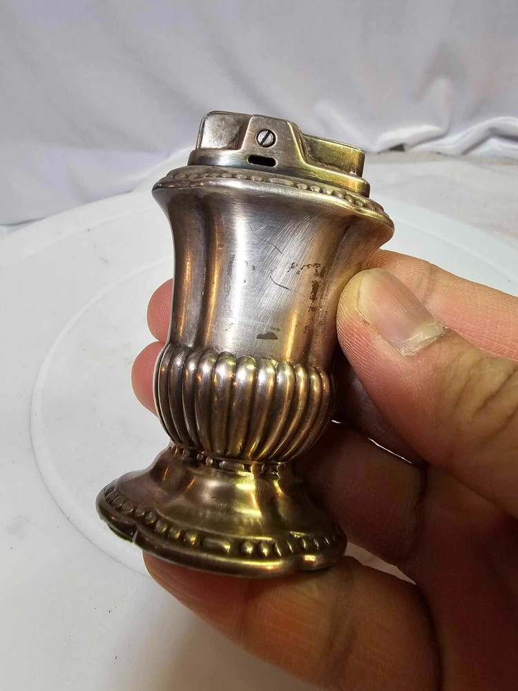 Vtg US Pat Ronson Mayfair Silverplate Table Lighter- A13