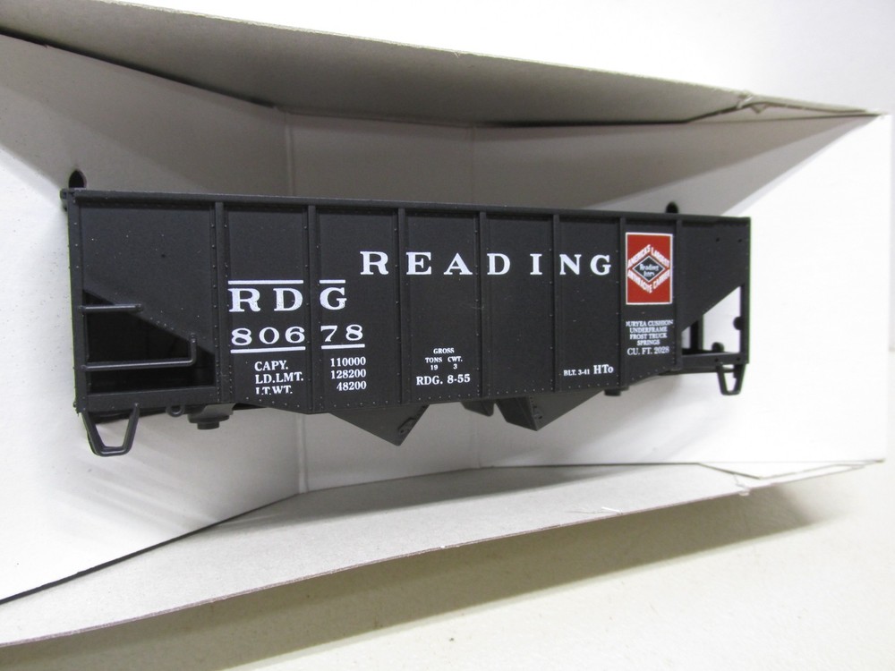STEWART-#10145-READING-2-BAY HOPPER #80678-KIT-HO SCALE