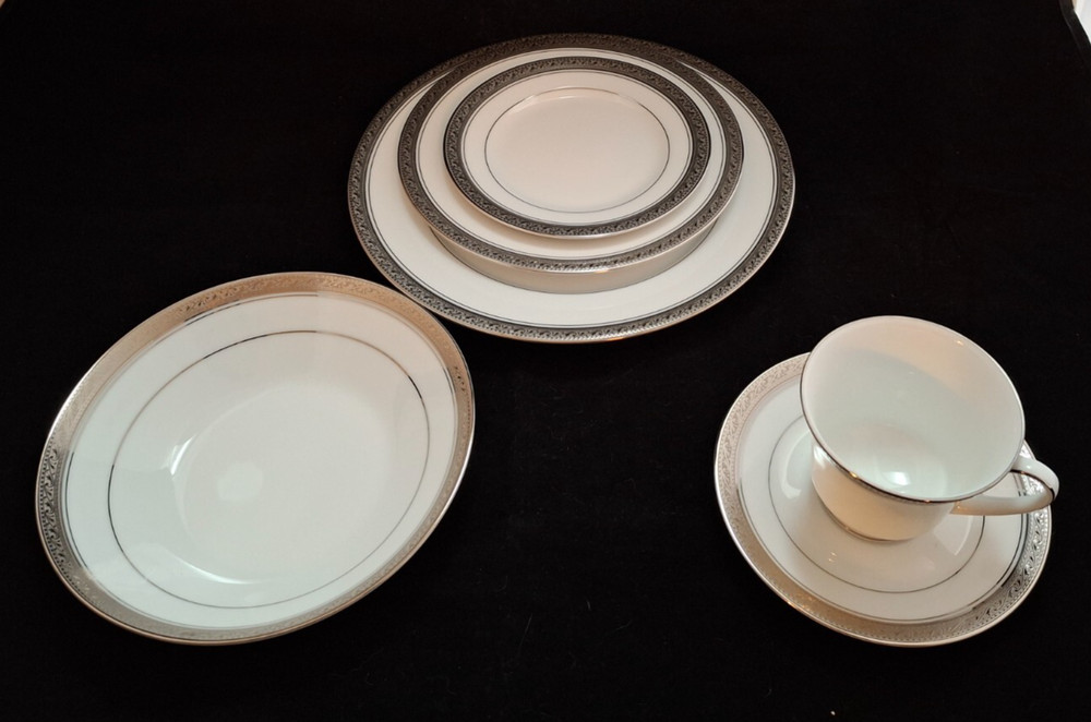 6 pc.place setting Legendary by Noritake Crestwood Platinum Dinnerware