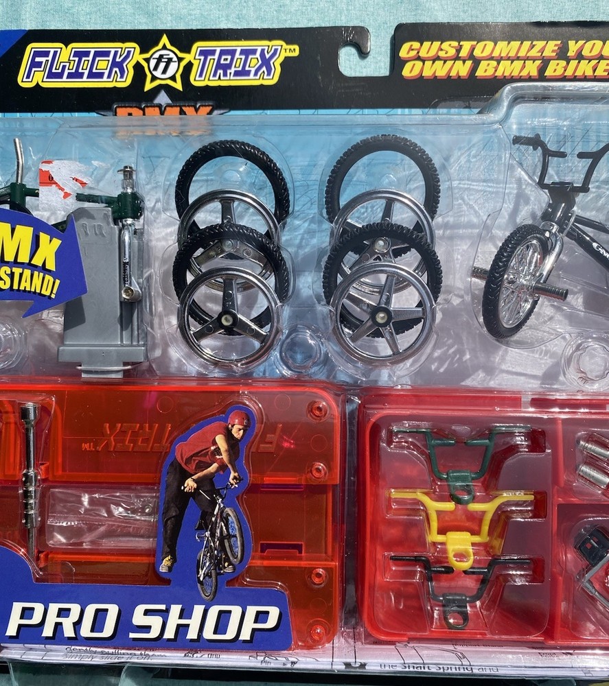 Flick Trix Pro Shop BMX C-Note & Supa X Bikes Green & Black Frames Spin Master