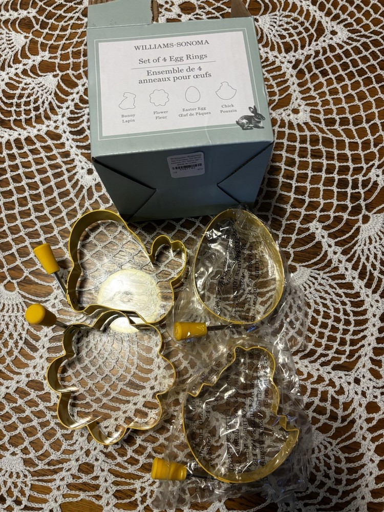 WILLIAMS SONOMA Easter Egg Molds Fried Egg Pancakes Bright Yellow Excellent