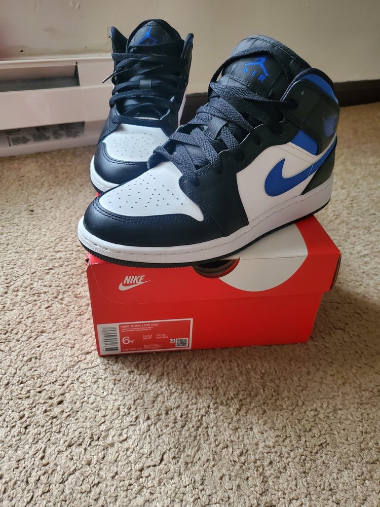 jordan dunks low Size 6Y