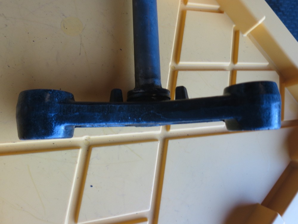 82 YAMAHA SECA TURBO TRIPLE CLAMP ASSY