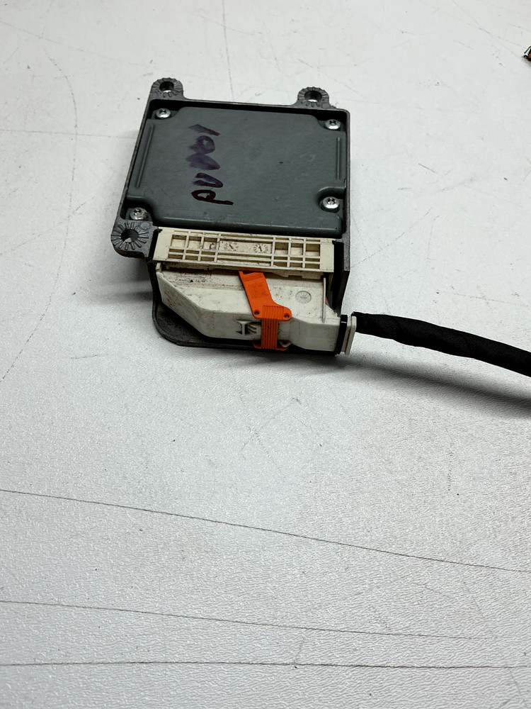 2018-2024 VOLVO VNL 760 ECM CAB COMPUTER CONTROL MODULE 21589003 OEM