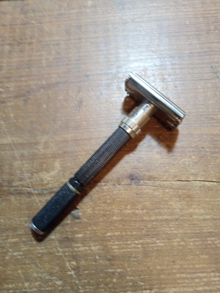 VINTAGE GILLETTE BLACK HANDLE SLIM ADJUSTABLE DATE CODE S-1 GOOD CONDITION 1972