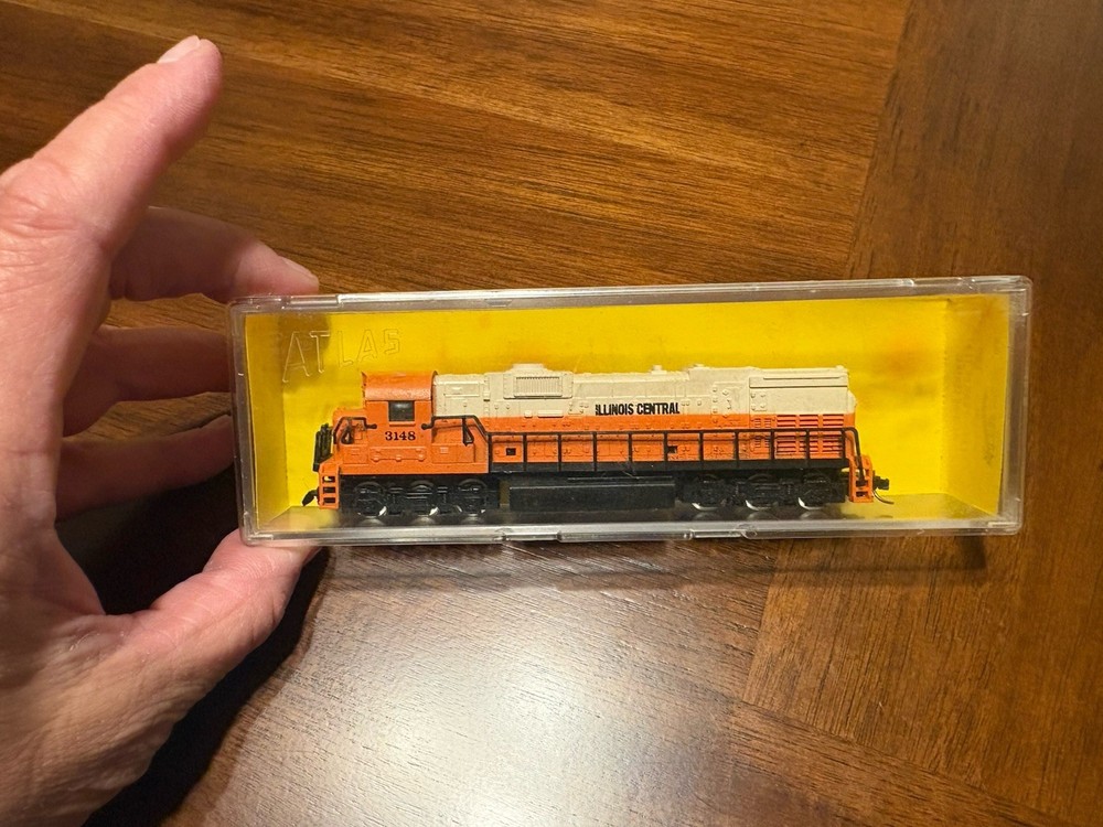 Motorized Illinois Central 3148 Train Engine