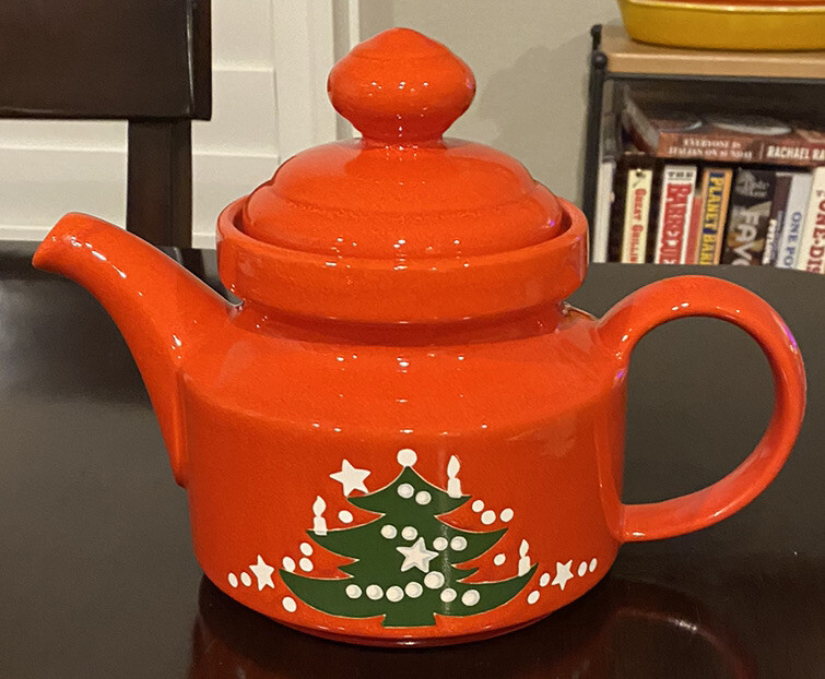 Waechtersbach Christmas Tree Teapot & 2 Flat Cups and Saucers