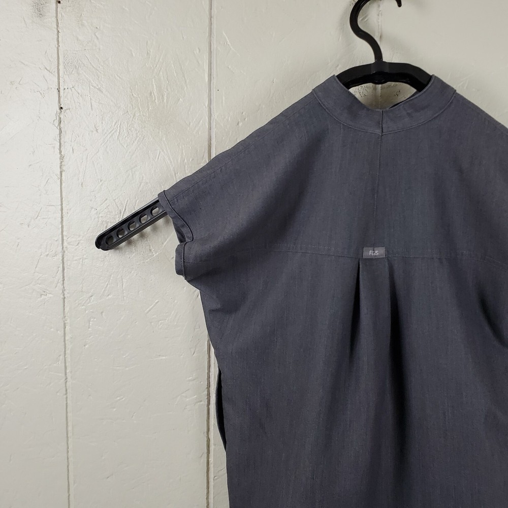 Figs Scrubs Womens 2XS Gray Henley 1/4 Snap Button Sleeveless Stretch Pullover