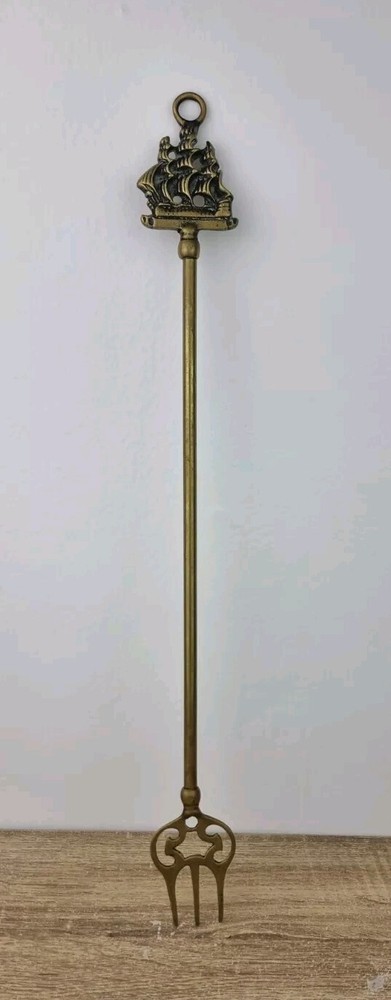 Vintage Brass Fire Side Toasting Fork Ship On Handle