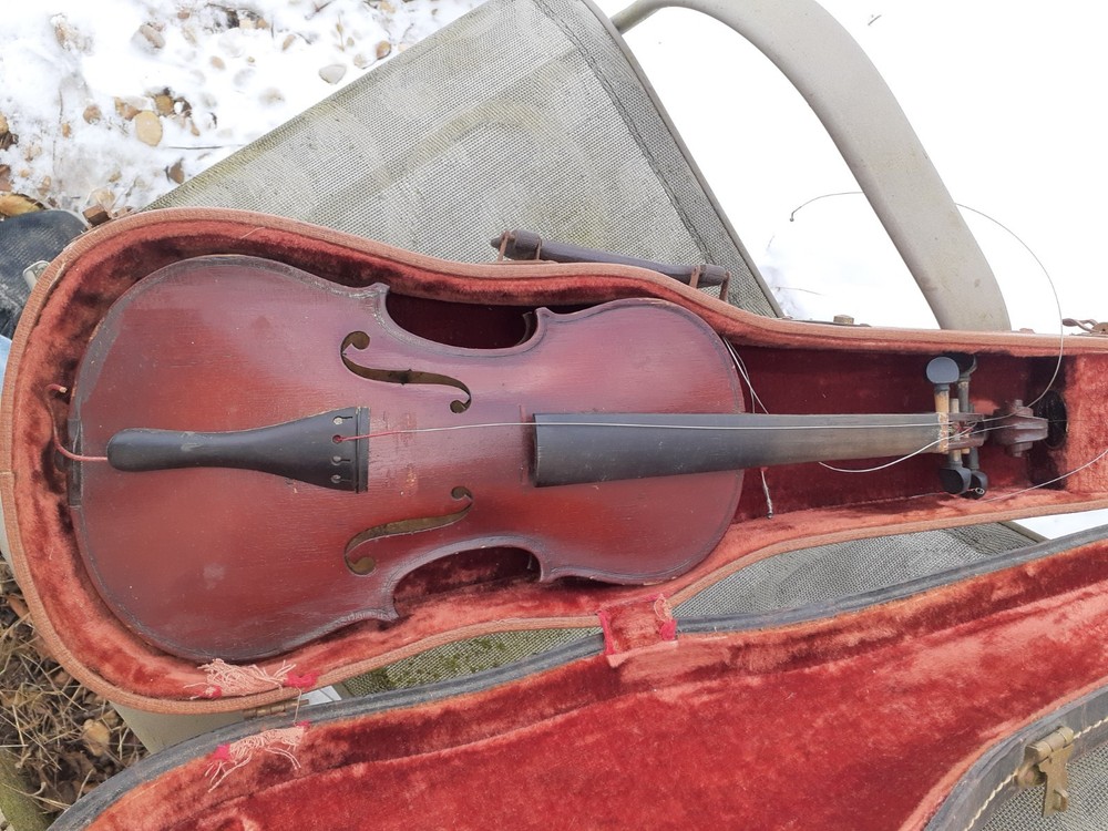 Old Antique Violin With Hard shell Case