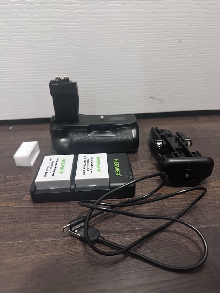 Neewer NW-BG-E6 Battery Grip for Canon