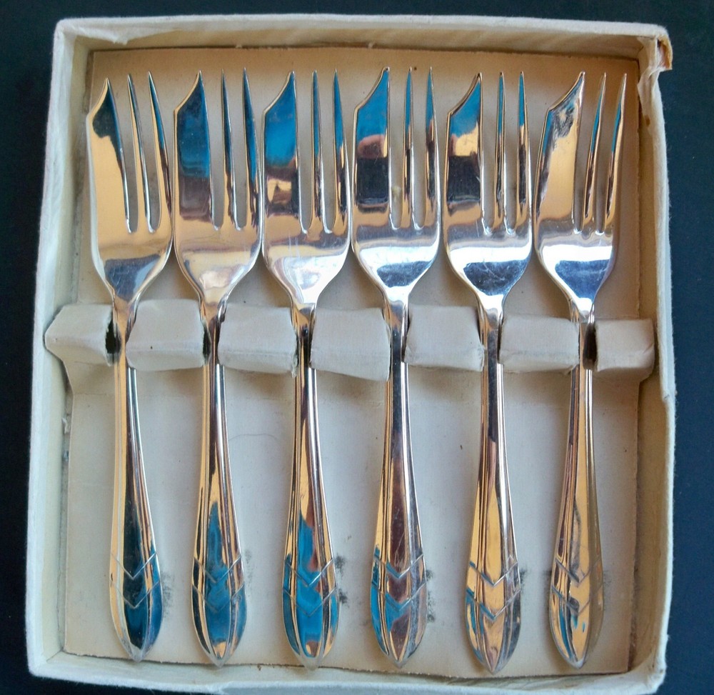 SHEFFIELD SILVERPLATE PASTRY FORK SET (6) in ORIGINAL BOX LOXLEY
