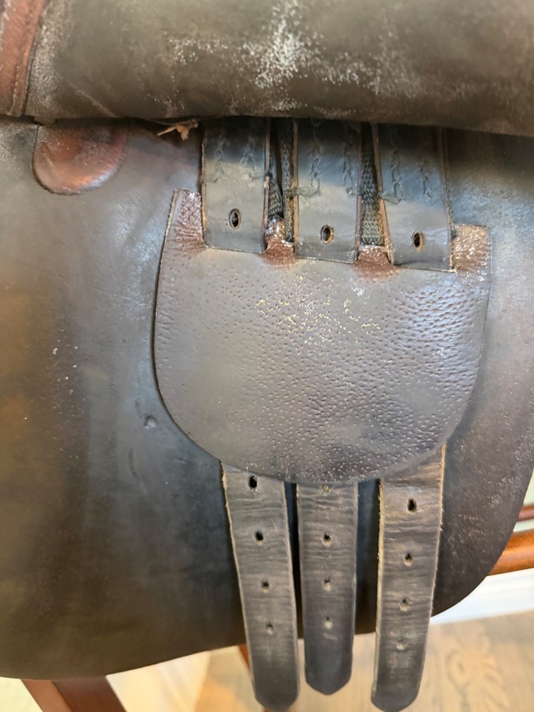 17.5” Beval english saddle