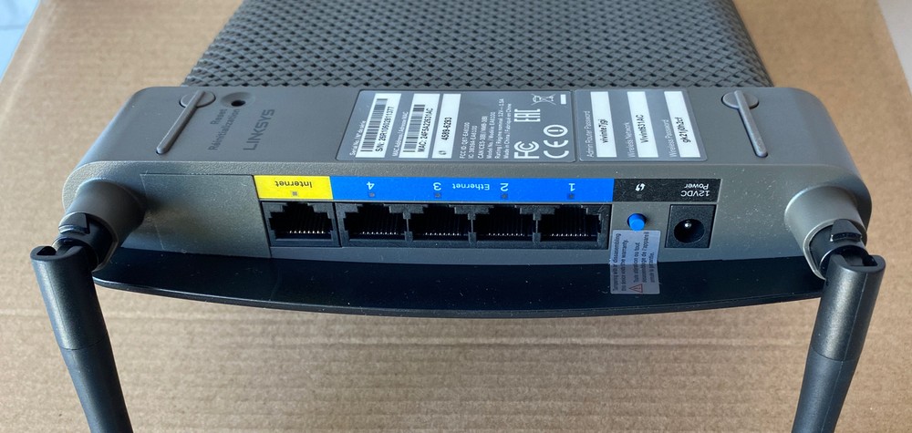 Linksys AC1200 Smart WiFi Router EA6100 - Opened Box