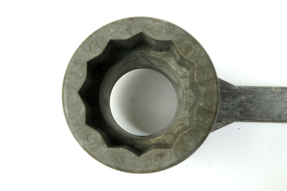 1 11/16" Electrical Box Deep Socket Wrench, Insuated offset single head 12 Pt