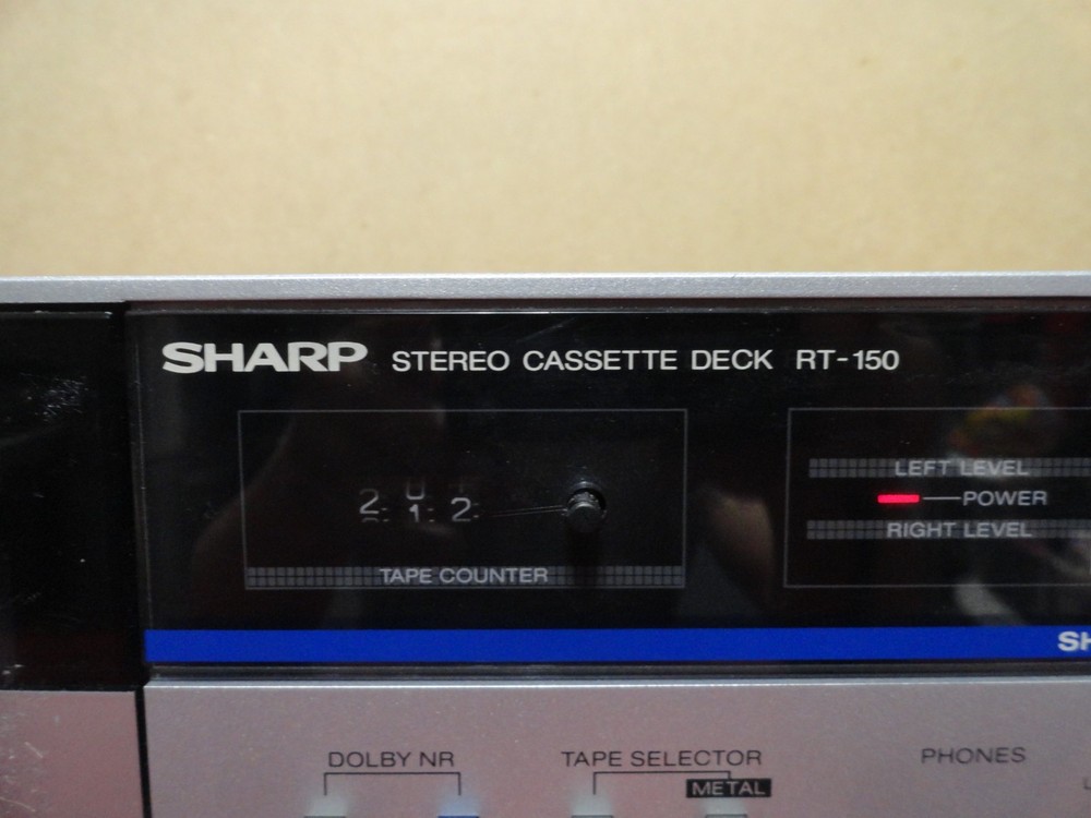 CASSTTE DECK PLAYER (HITACHI D-E33 & SHARP RT-150) FOR PARTS