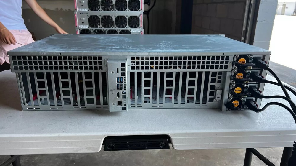 Octominer X8 ULTRA Plus 3000W