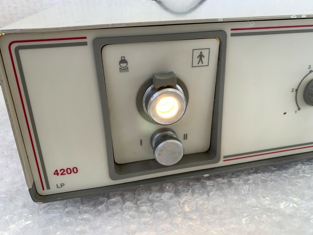 Richard Wolf 4200 LP Light Source For Endoscope Used 4200.001