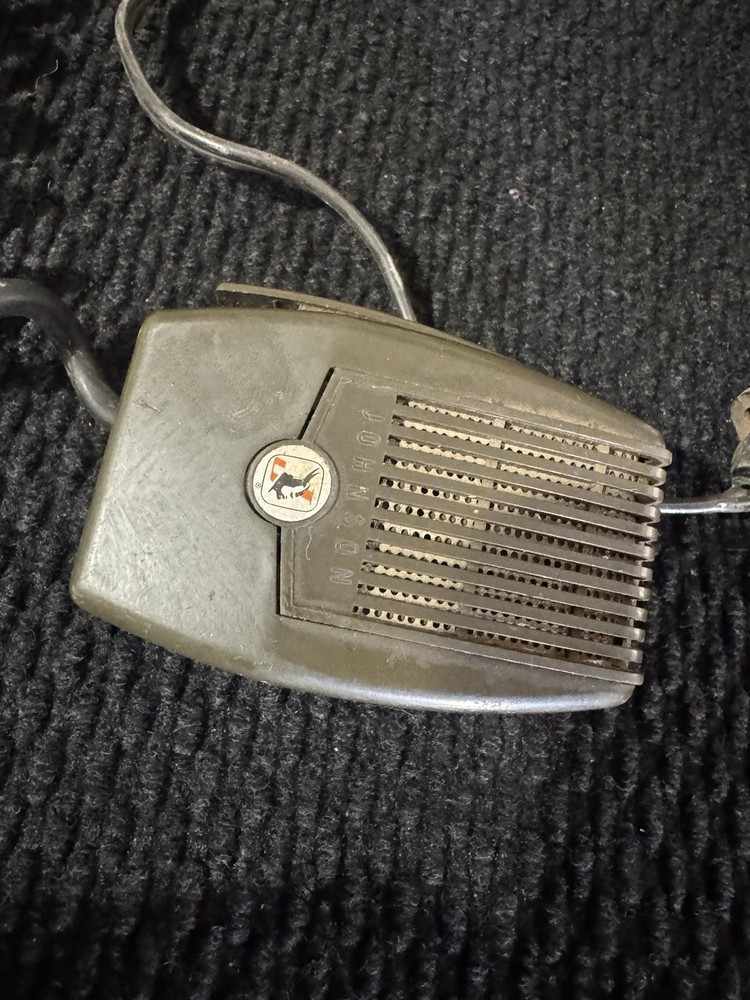 JOHNSON VIKING MESSENGER RADIO TRANSMITTER