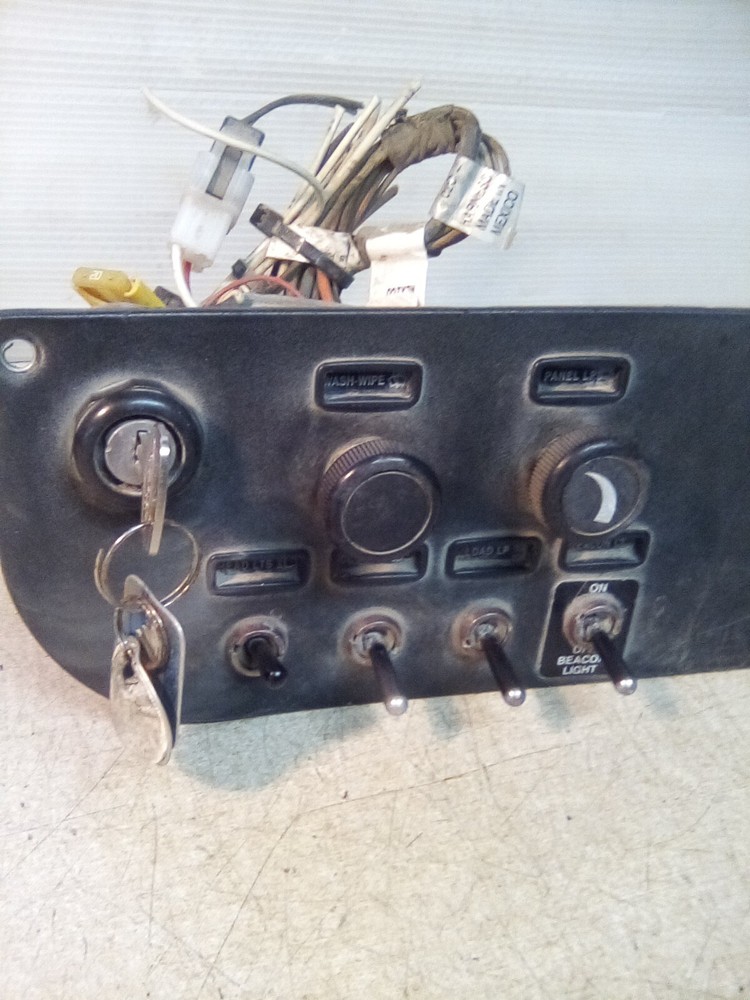 Peterbilt 378 Dash Switch Panel 17-04240-220C