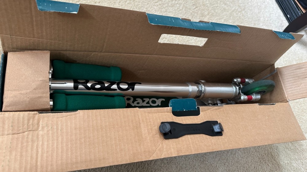 JDRazor Kick Scooter Silver Original Box
