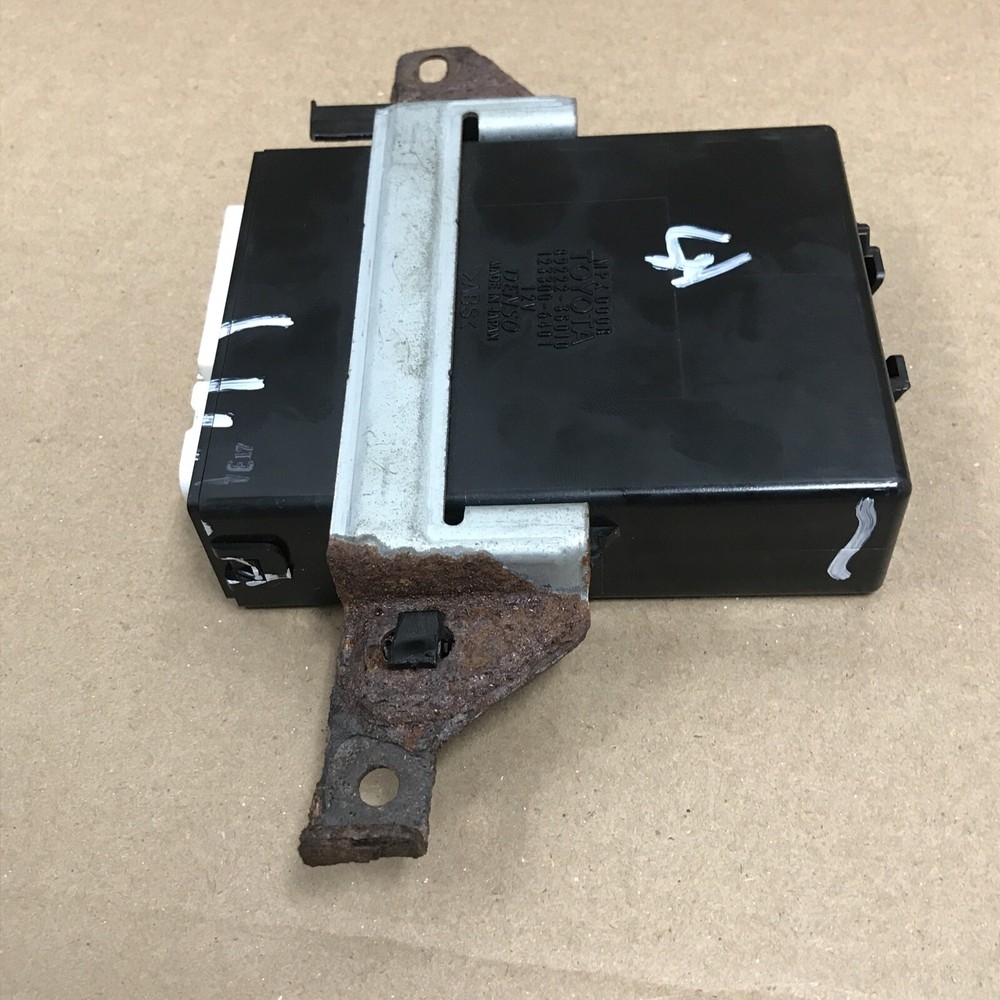 2003-2009 TOYOTA 4RUNNER Tailgate Liftgate Multiplex Control Module 89222-35010