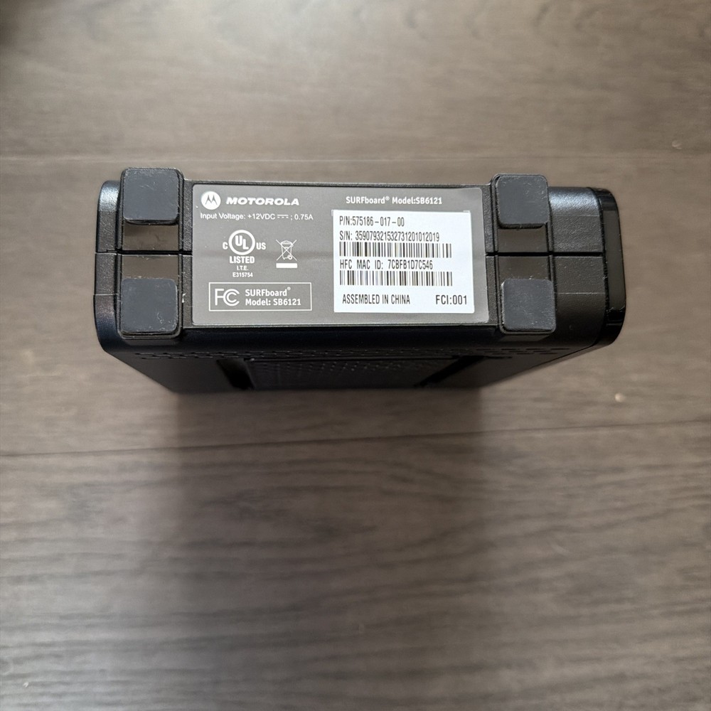 MOTOROLA SURFBOARD MODEL SB6121. MODEM FOR INTERNET