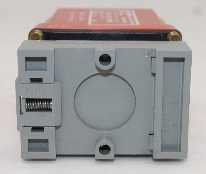 NCC A1K-5-461 Solid State Timer with IDEC SR2P-06 Base